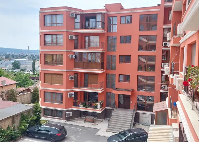 Krimski - Free Private Parking Warna